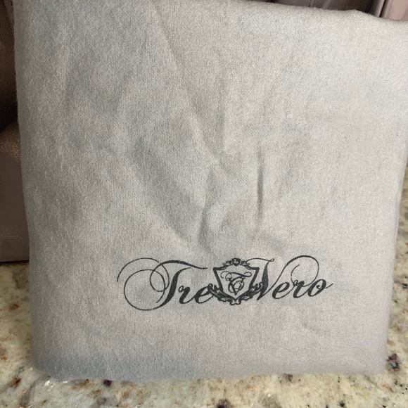 COPY - Tre Vero lavender purple leather handbag - Picture 13 of 14